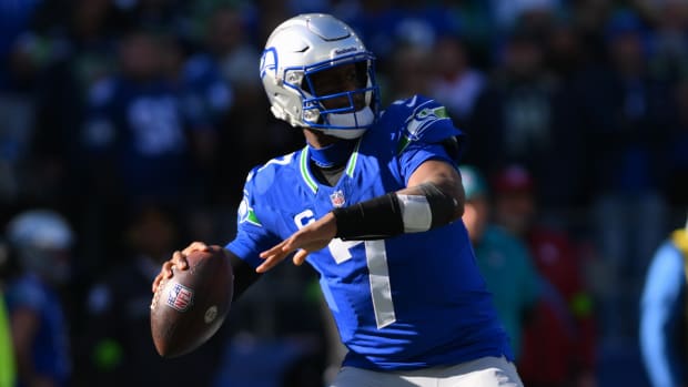Seahawks quarterback Geno Smith prepares to throw against the Cleveland Browns.